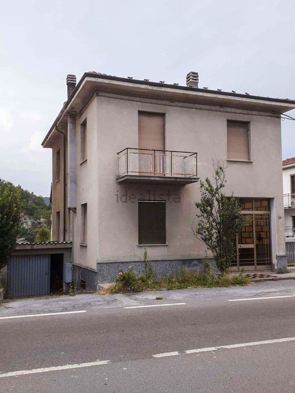 casa indipendente in vendita a Cengio