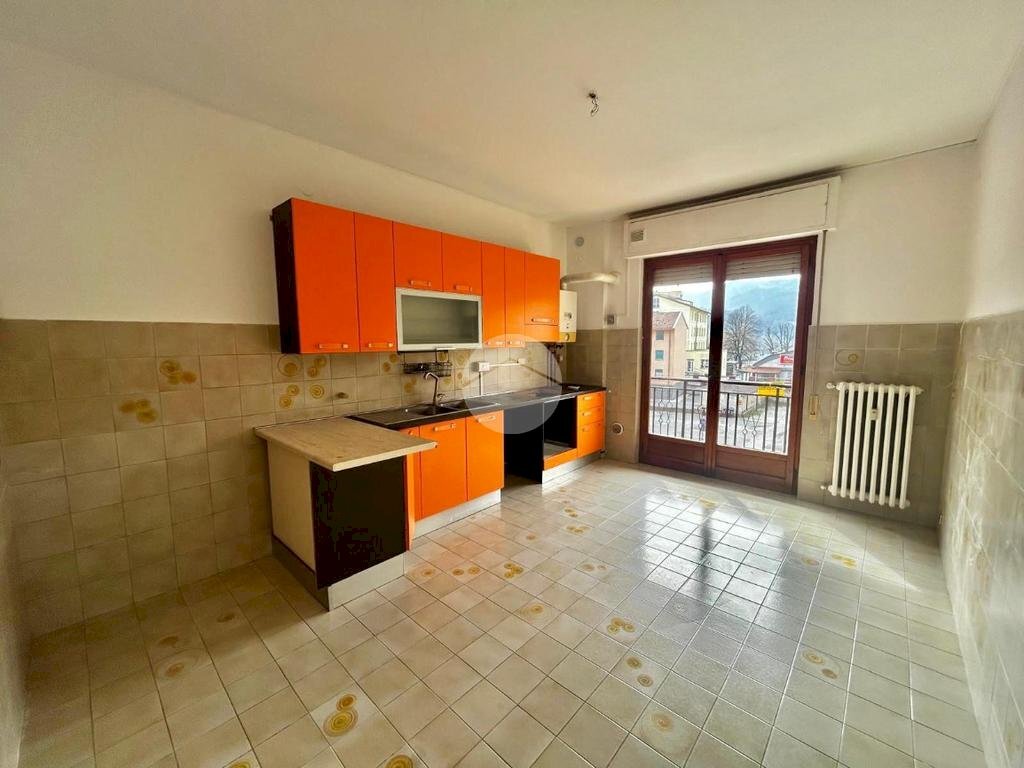 appartamento in vendita a Cengio in zona Genepro