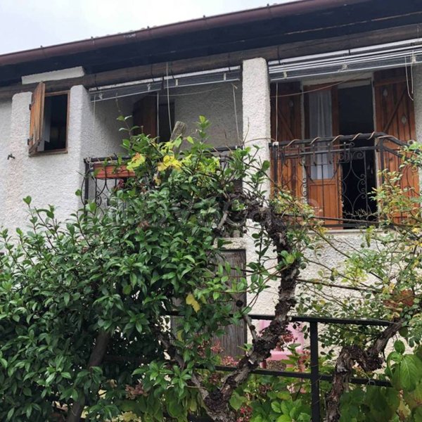 casa indipendente in vendita a Cengio in zona Costa