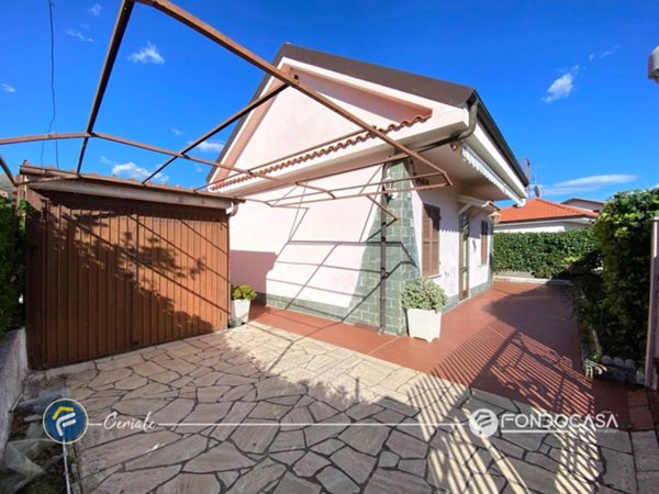 casa indipendente in vendita a Ceriale