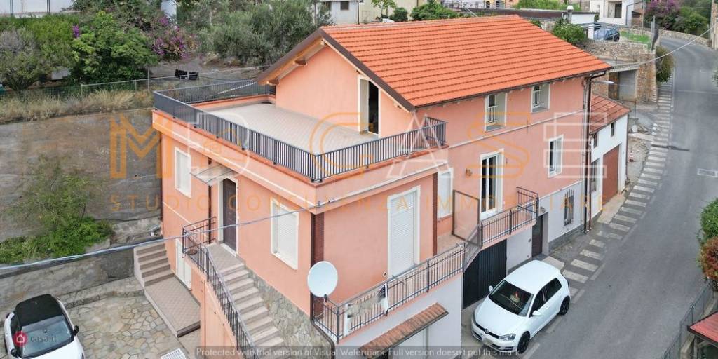 casa indipendente in vendita a Ceriale in zona Peagna