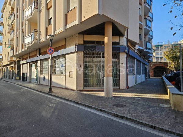 negozio in vendita a Ceriale