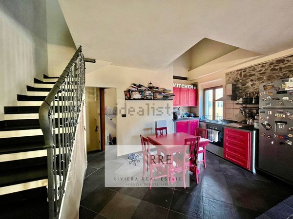 casa indipendente in vendita a Ceriale in zona Peagna
