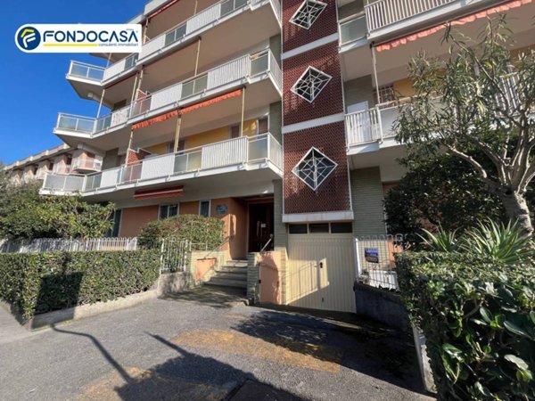 locale di sgombero in vendita a Ceriale