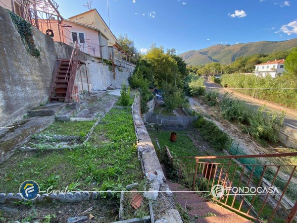 casa indipendente in vendita a Ceriale
