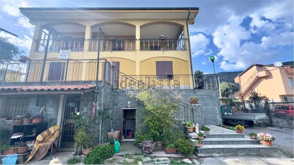 casa indipendente in vendita a Ceriale