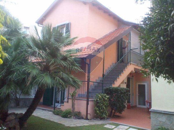 casa indipendente in vendita a Ceriale