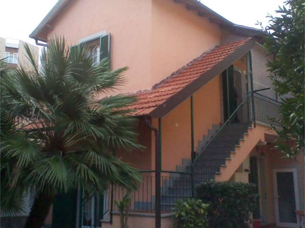 casa indipendente in vendita a Ceriale