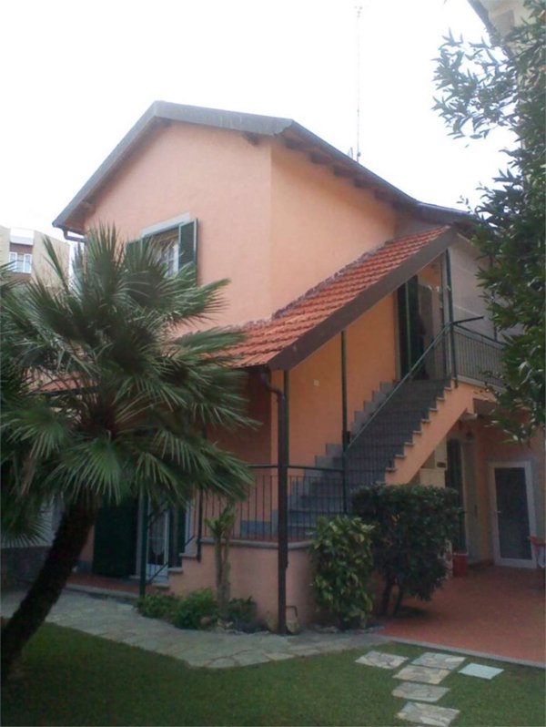 casa indipendente in vendita a Ceriale