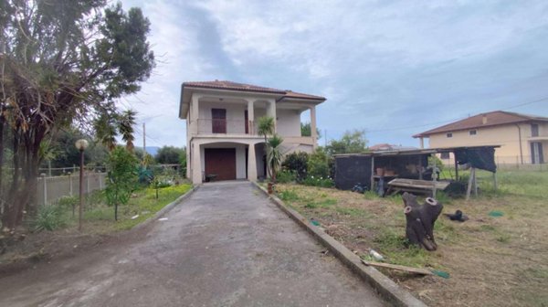casa indipendente in vendita a Ceriale