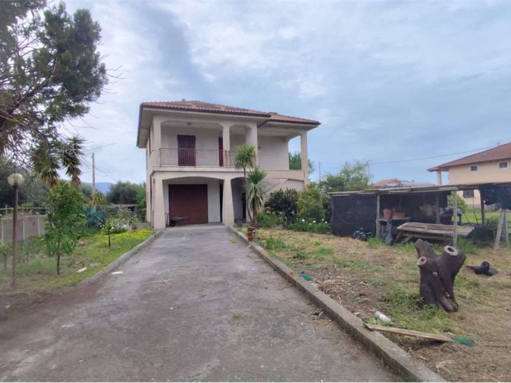 casa indipendente in vendita a Ceriale