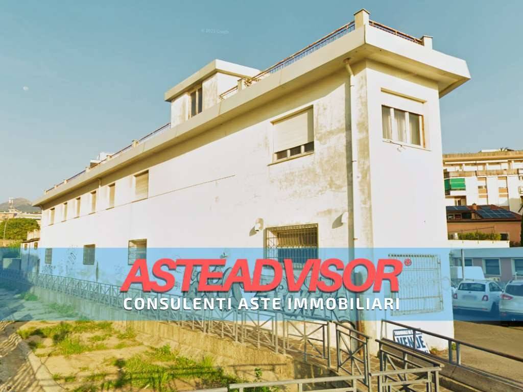 locale commerciale in vendita a Ceriale