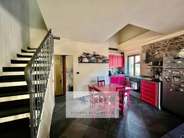 casa indipendente in vendita a Ceriale in zona Peagna