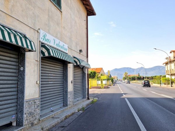 negozio in vendita a Ceriale