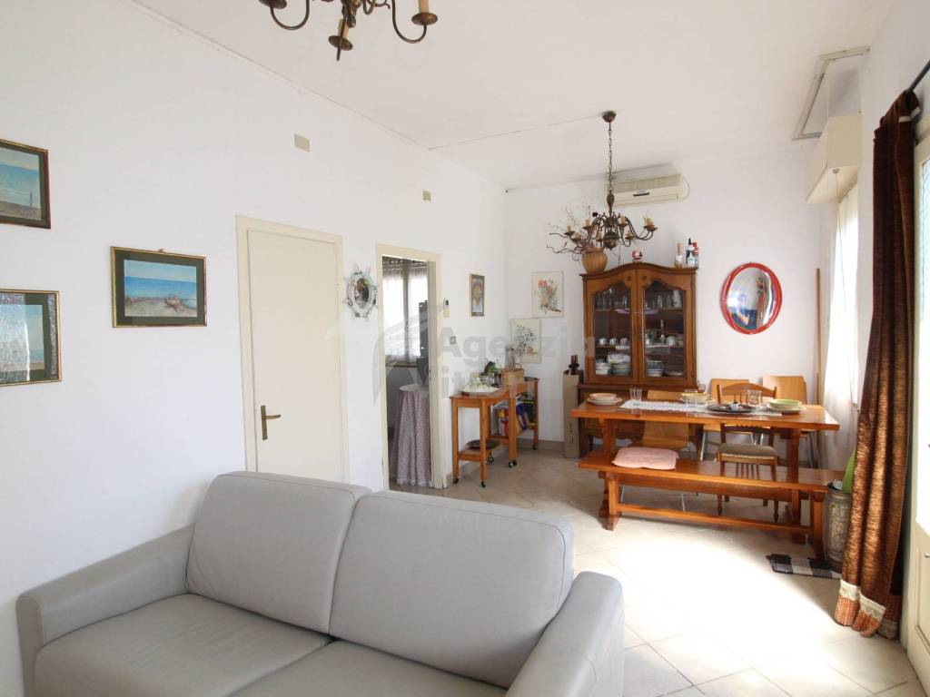 casa indipendente in vendita a Ceriale