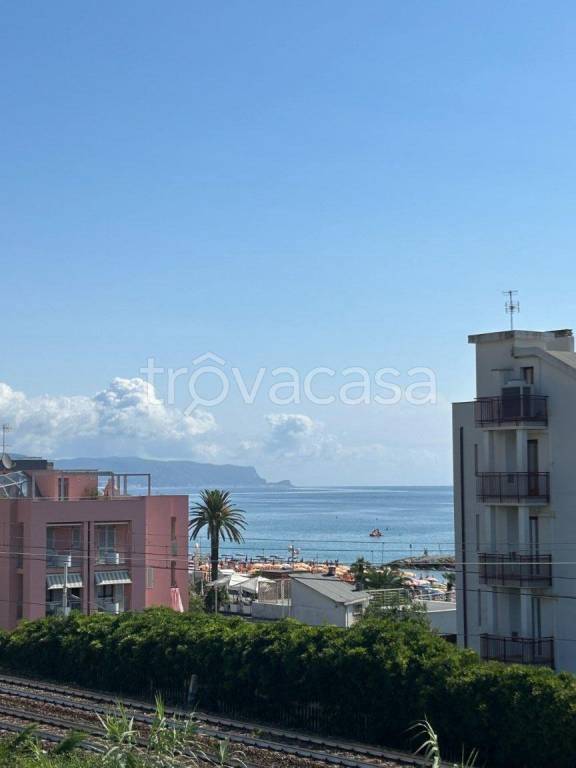 appartamento in vendita a Ceriale