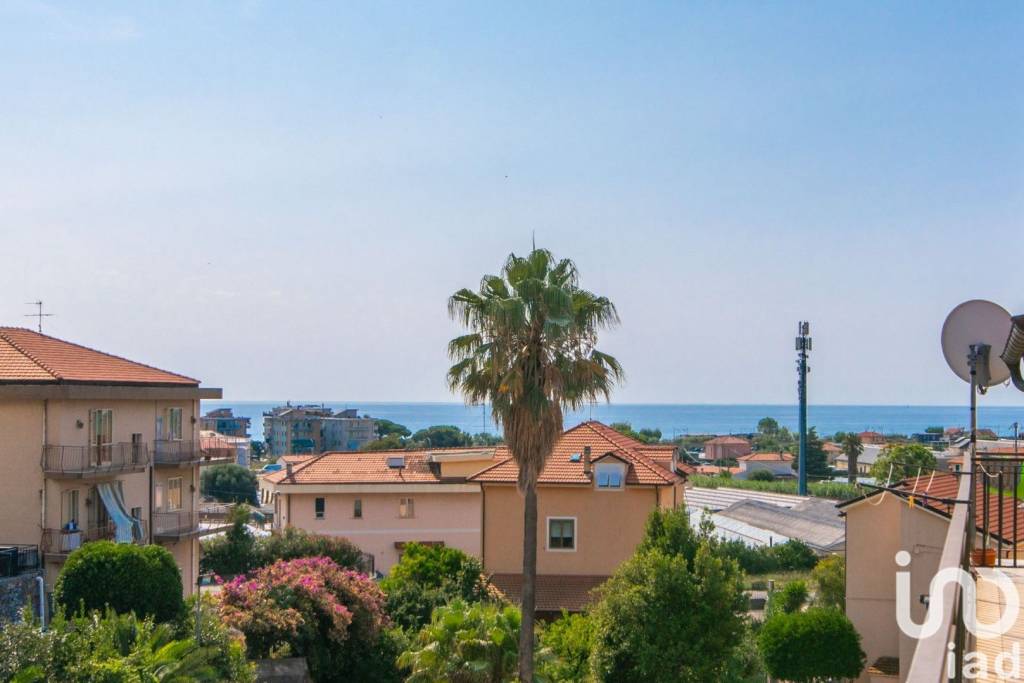 appartamento in vendita a Ceriale