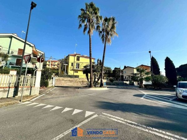 negozio in vendita a Ceriale