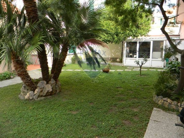 casa indipendente in vendita a Ceriale