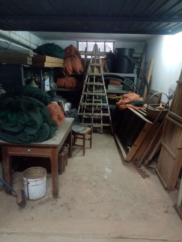 locale di sgombero in vendita a Ceriale