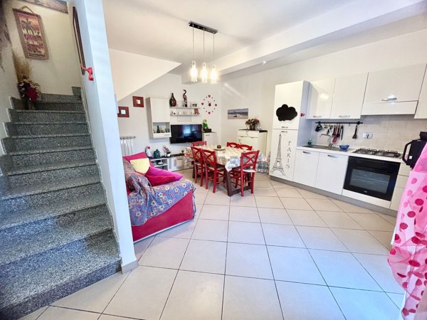 casa indipendente in vendita a Ceriale