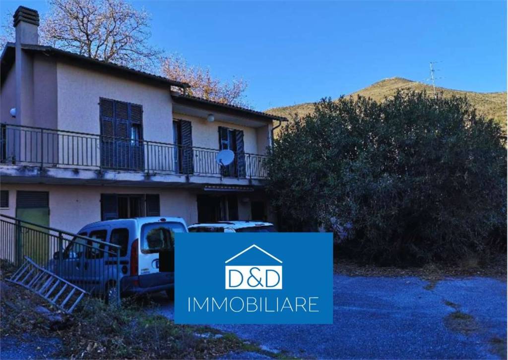 casa indipendente in vendita a Ceriale