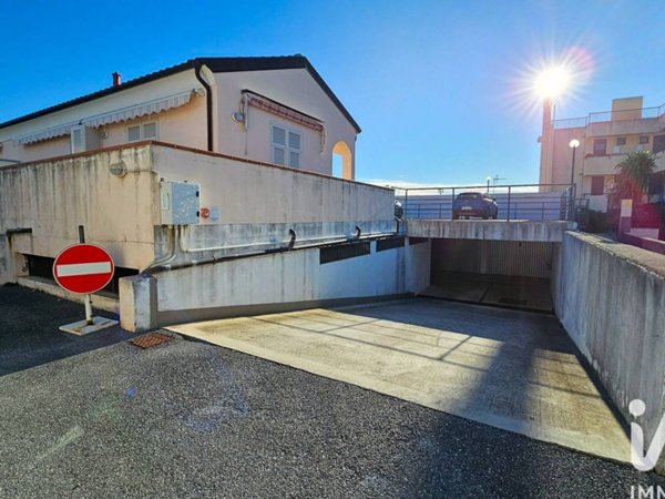 locale di sgombero in vendita a Ceriale