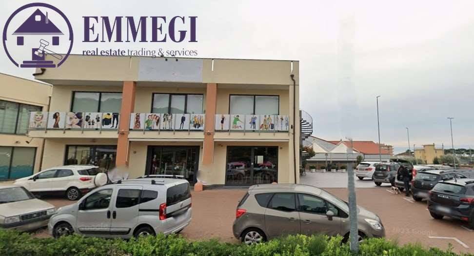 negozio in vendita a Ceriale