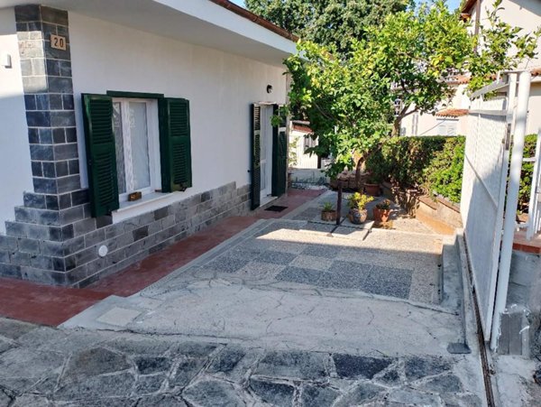 casa indipendente in vendita a Ceriale