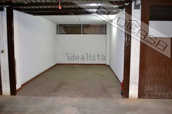 locale di sgombero in vendita a Ceriale