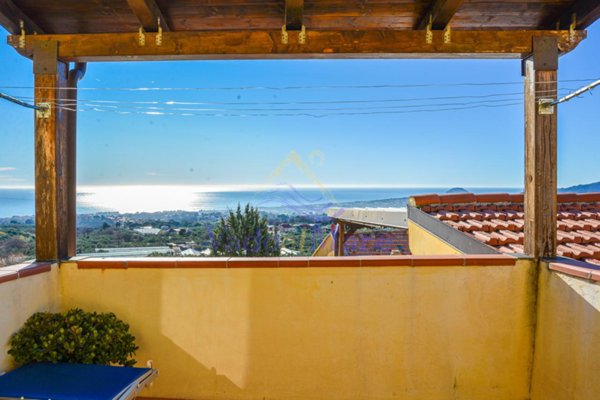 casa indipendente in vendita a Ceriale in zona Peagna