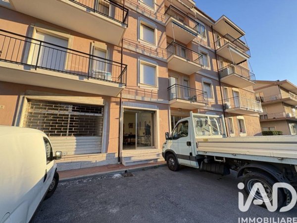 negozio in vendita a Ceriale