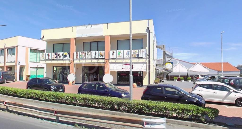 negozio in vendita a Ceriale
