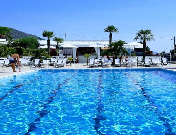 negozio in vendita a Ceriale