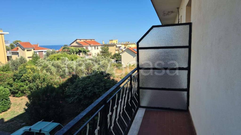 appartamento in vendita a Ceriale in zona Peagna