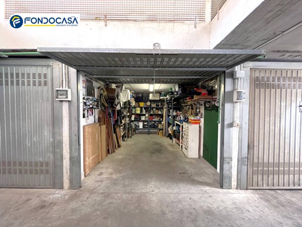 locale di sgombero in vendita a Ceriale