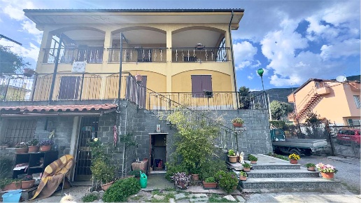 casa indipendente in vendita a Ceriale in zona Peagna