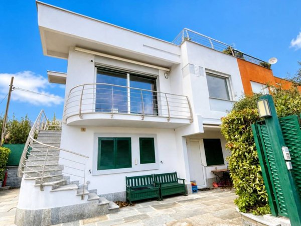 casa indipendente in vendita a Ceriale