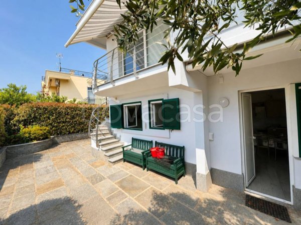 casa indipendente in vendita a Ceriale in zona Peagna