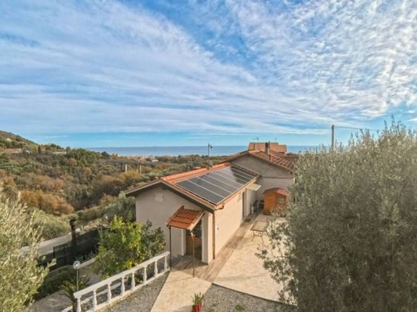 casa indipendente in vendita a Ceriale in zona Peagna