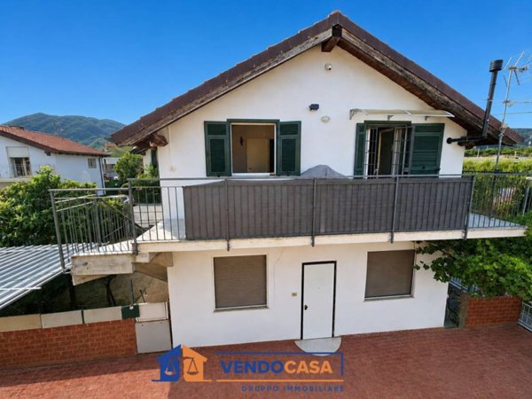 casa indipendente in vendita a Ceriale