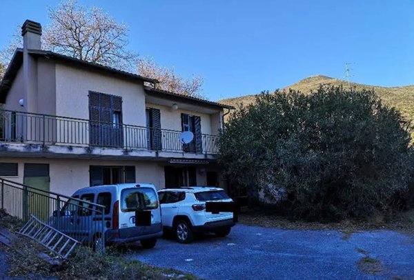 casa indipendente in vendita a Ceriale