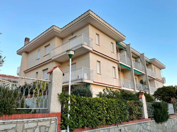 appartamento in vendita a Ceriale in zona Peagna