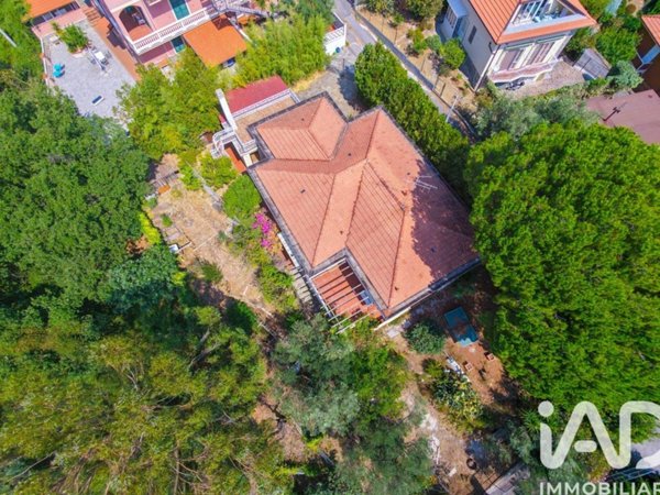 casa indipendente in vendita a Ceriale