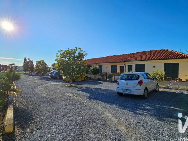 appartamento in vendita a Ceriale in zona Peagna