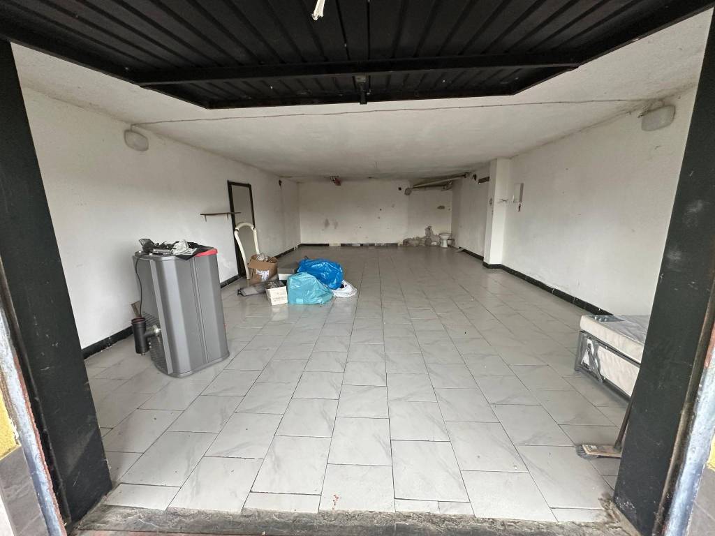 locale di sgombero in vendita a Ceriale in zona Peagna