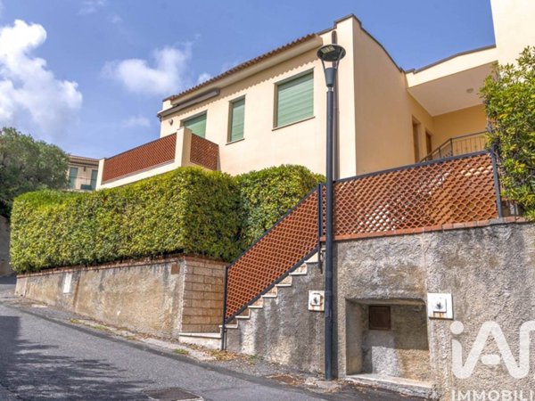appartamento in vendita a Ceriale in zona Peagna
