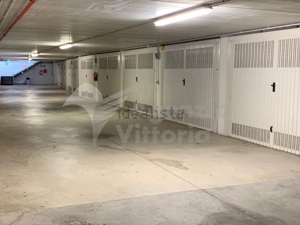 box auto in vendita a Ceriale