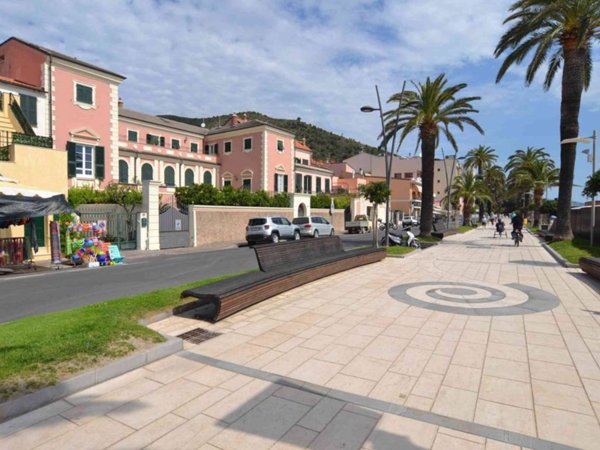 casa indipendente in vendita a Ceriale
