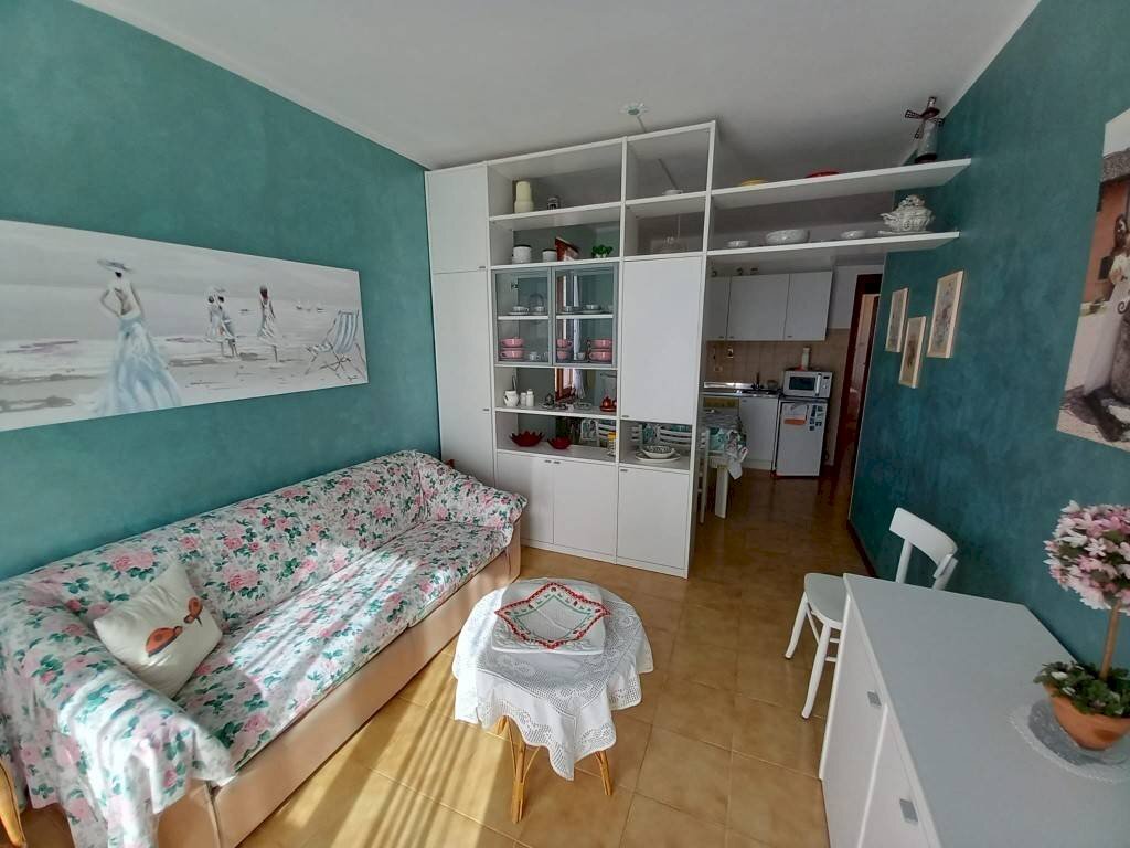 appartamento in vendita a Ceriale in zona Peagna
